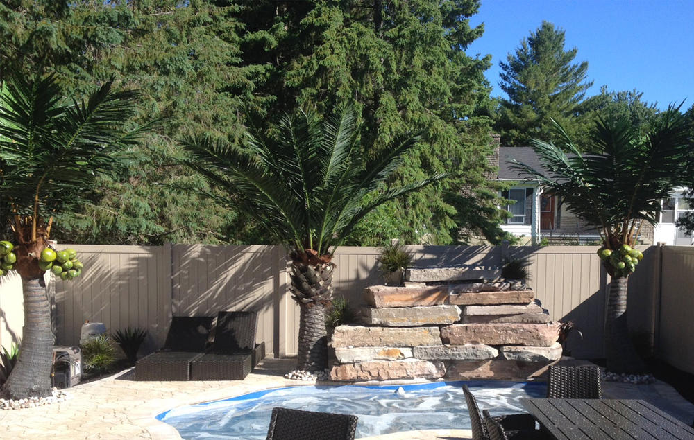 2 artificial palm tree