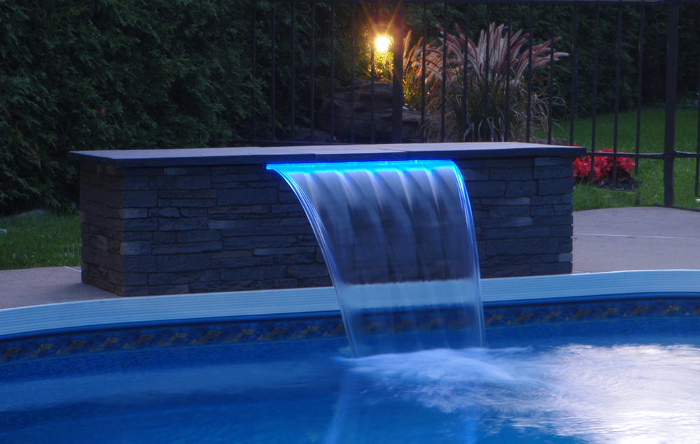The Comportement waterfall ; for modern swimming pool